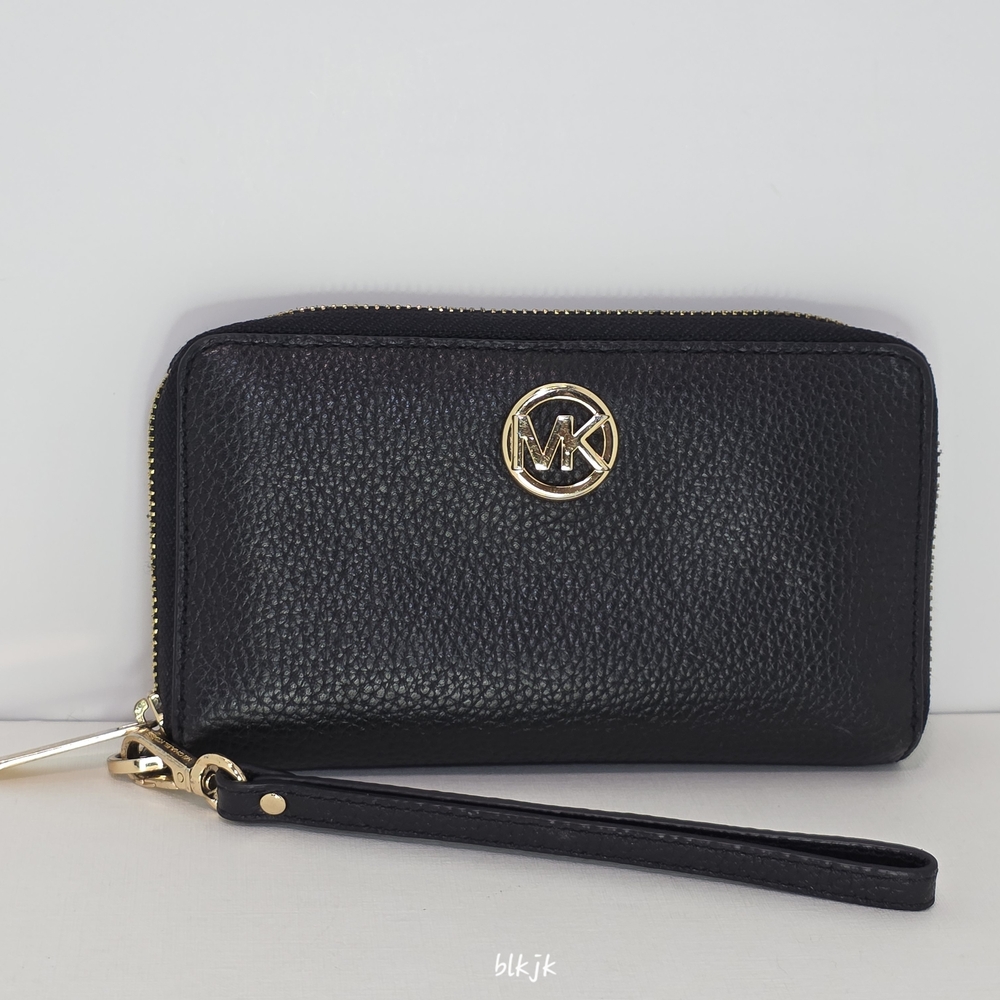 Michael Kors Black Pebbled Leather Wallet *Black* GUC
